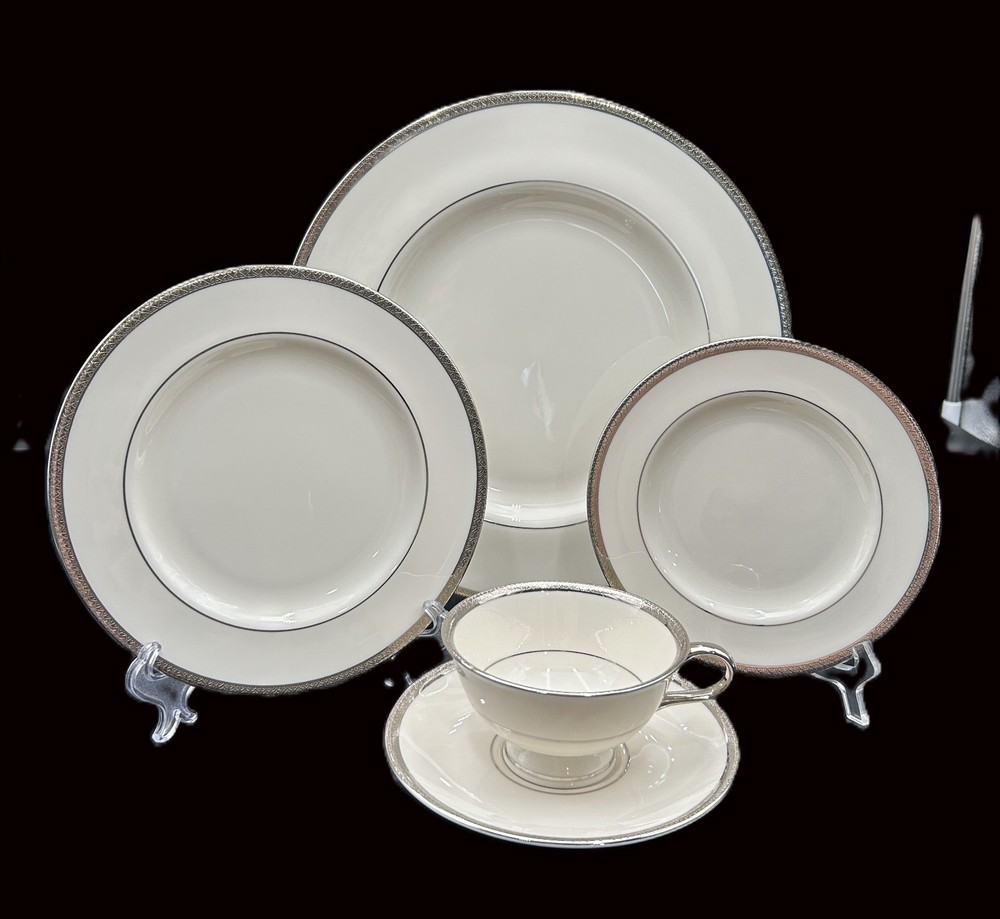 Theodore Haviland "Sheldon" 5pc. Place Setting