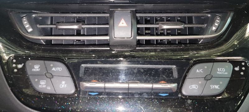 18 Toyota 18 C-HR Front Camera/Projector Windshield Mounted