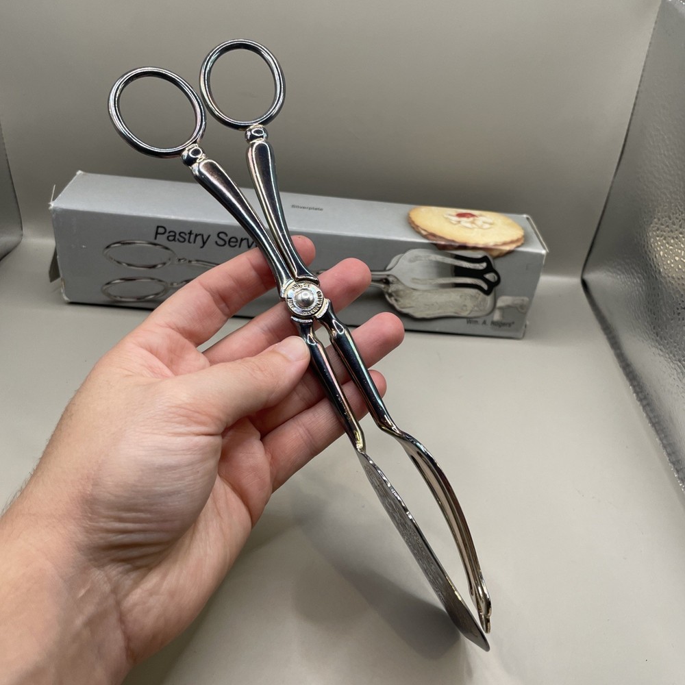 1988 Wm. A Rogers Oneida Silverplated Pastry Server 10" Italy