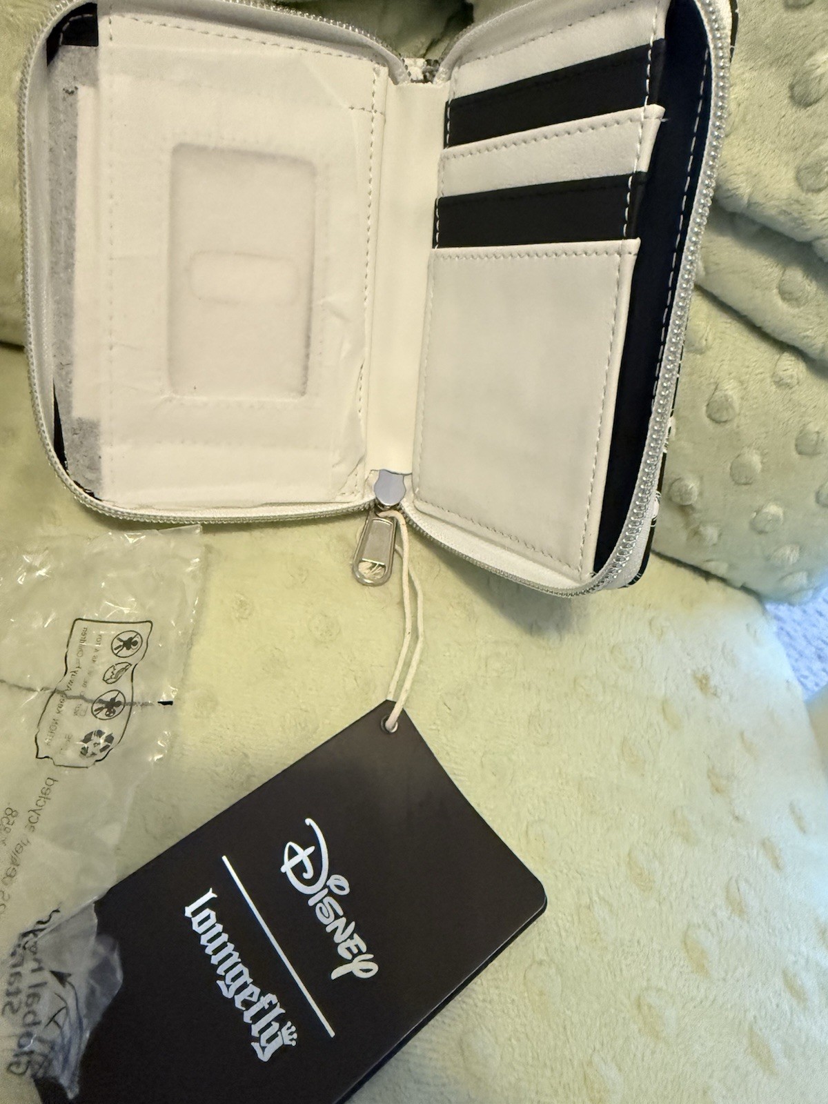 Loungefly Disney Alice in Wonderland Medium Wallet Black White Floral Design