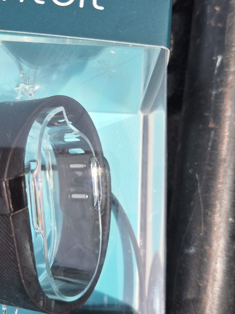 Fitbit Charge HR Wireless Activity Wristband - Small New/Open-