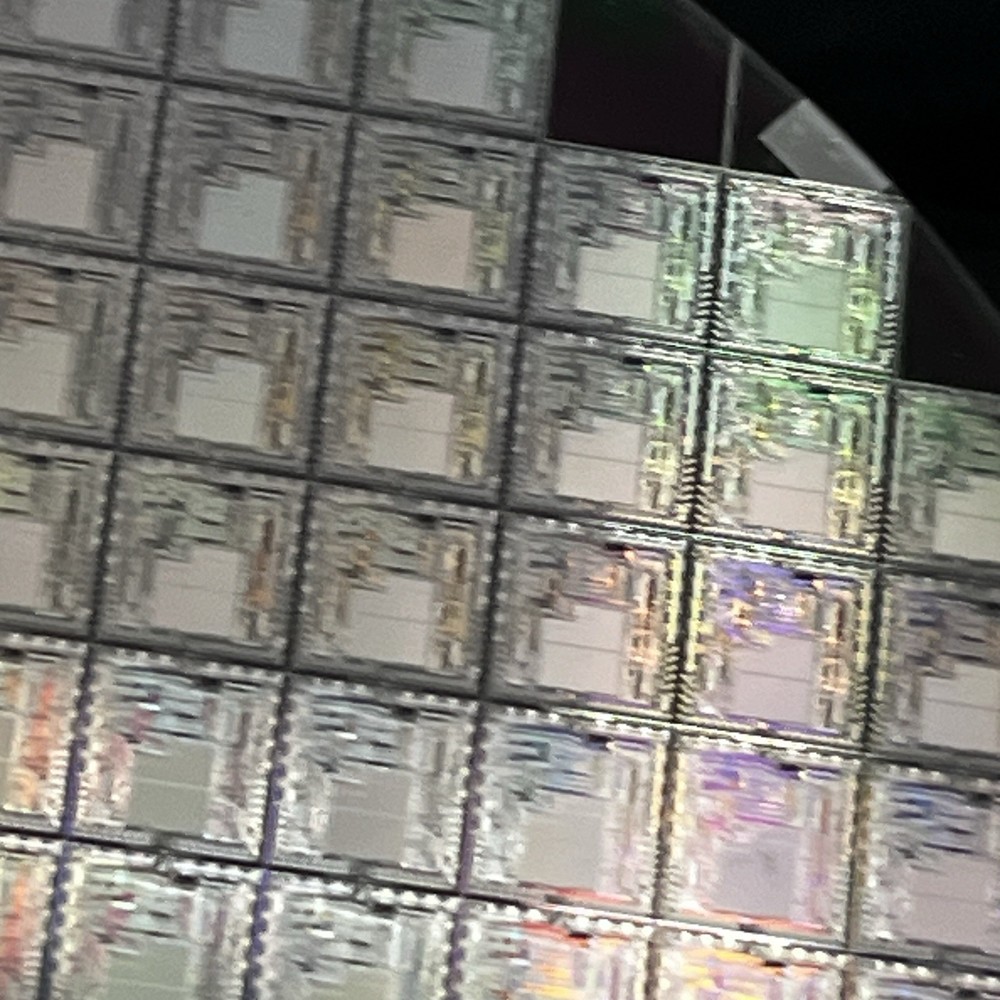 4 Inch Silicon Wafer With Die Containing Distinguishable Microstructures