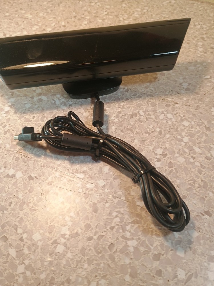 OFFICIAL XBOX 360 KINECT MOTION SENSOR BAR- TESTED AND WORKING READ DESCRIPTION