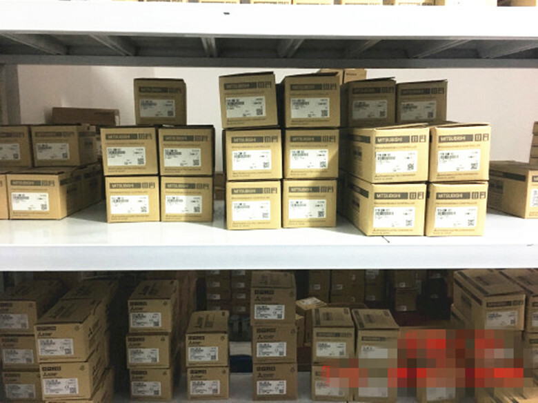 Mitsubishi 2N Series Expansion Module FX2N-8EYR Programmer Controller