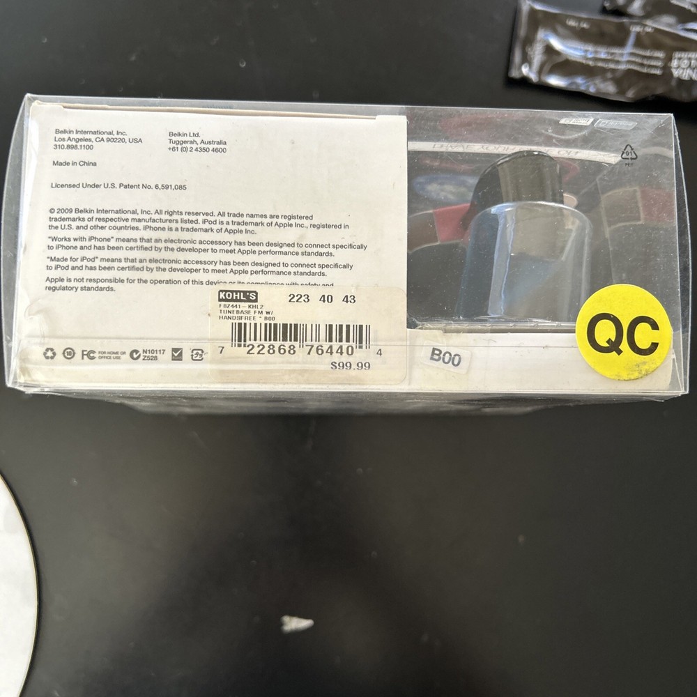 Belkin Tunebase Hands-free Fm Transmitter For Iphone Ipod Touch Clearscan NIB