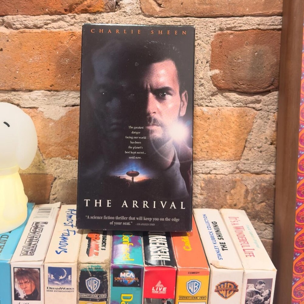 1996 DAVID TWOHY'S THE ARRIVAL VHS