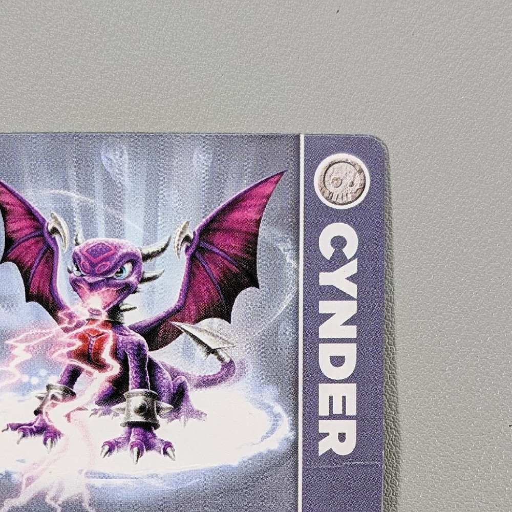 Skylanders Giants Card - Cynder | 2012 Activision