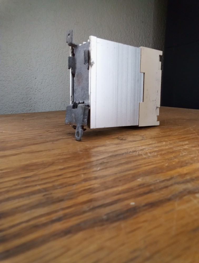 OMRON G32A-A20-VD Solid State Relay