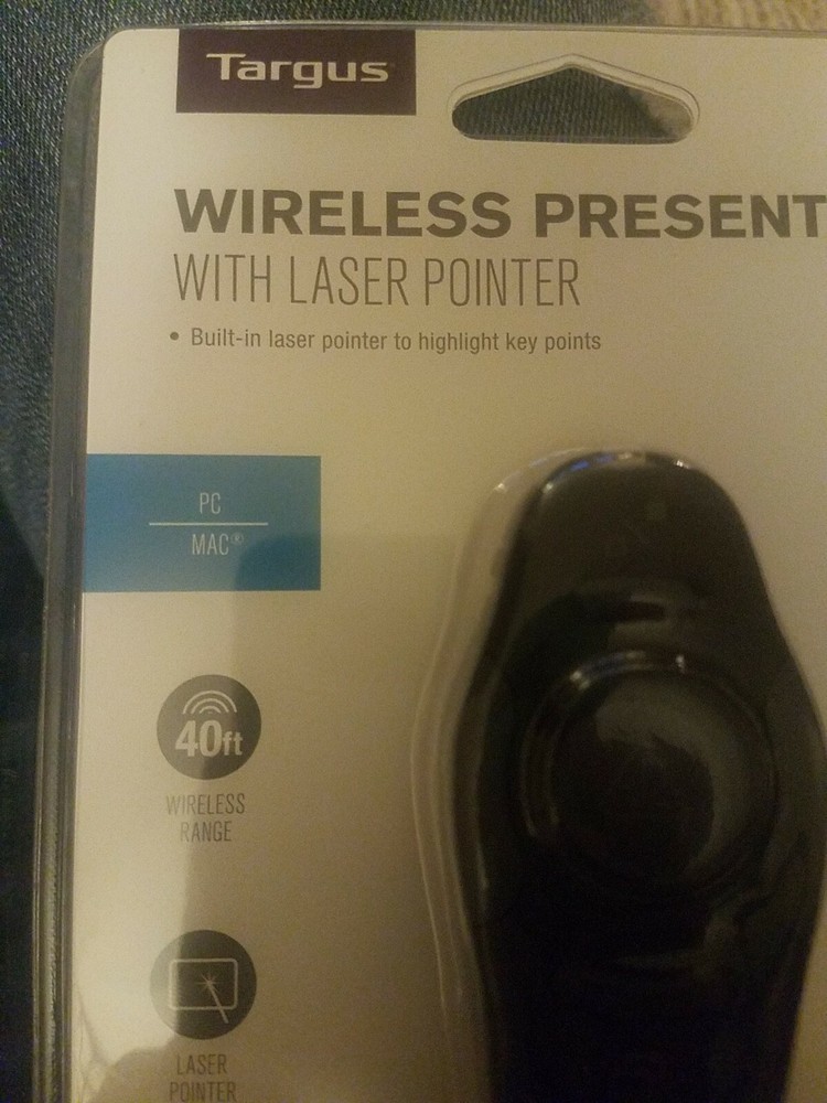 Logitech R400 Wireless Presenter Laser Pointer 50 Foot Range