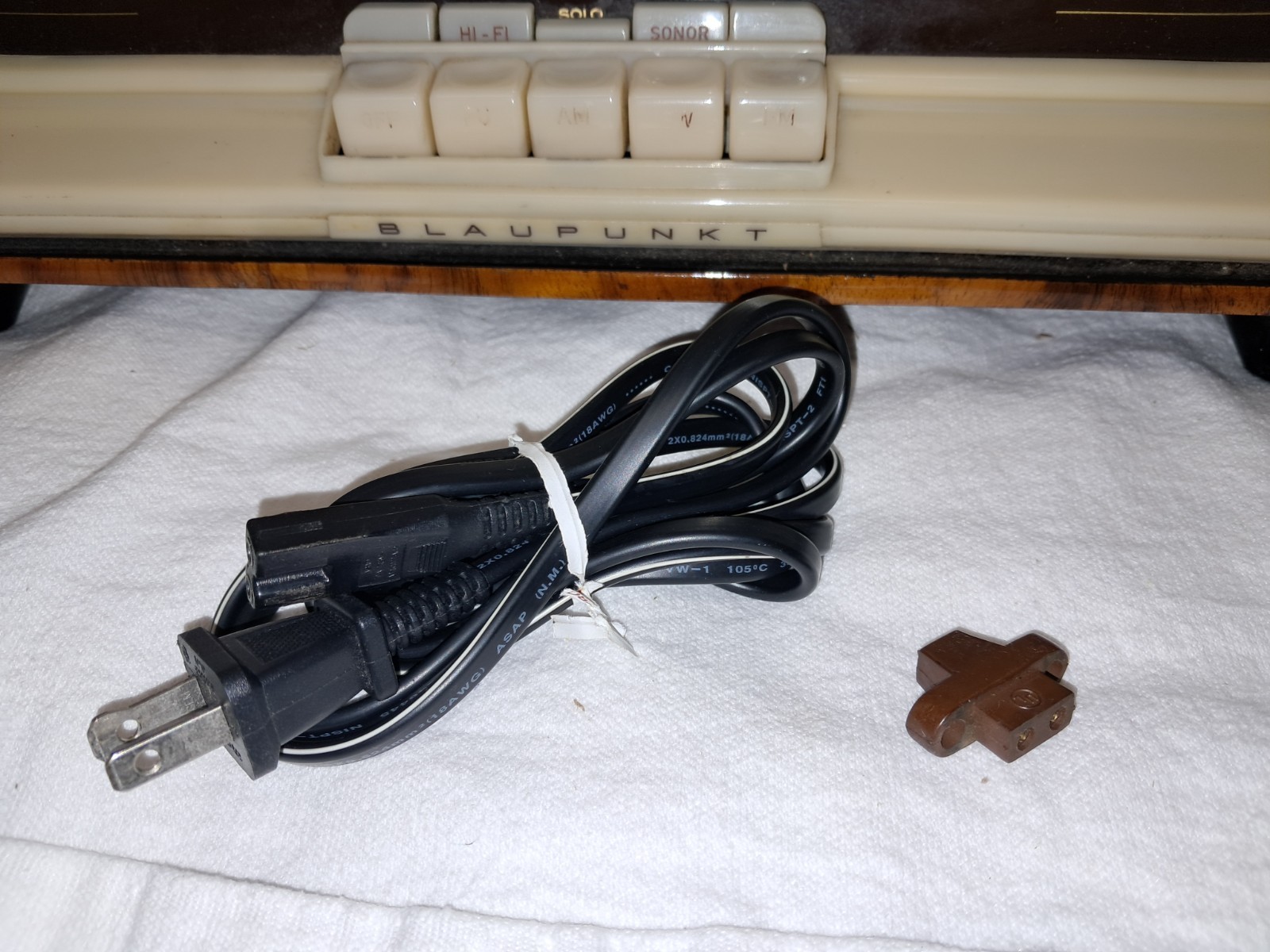 Vintage Blaupunkt Verona 20103 German Tube Radio AM/FM/SW - 1960's --- WORKS ---