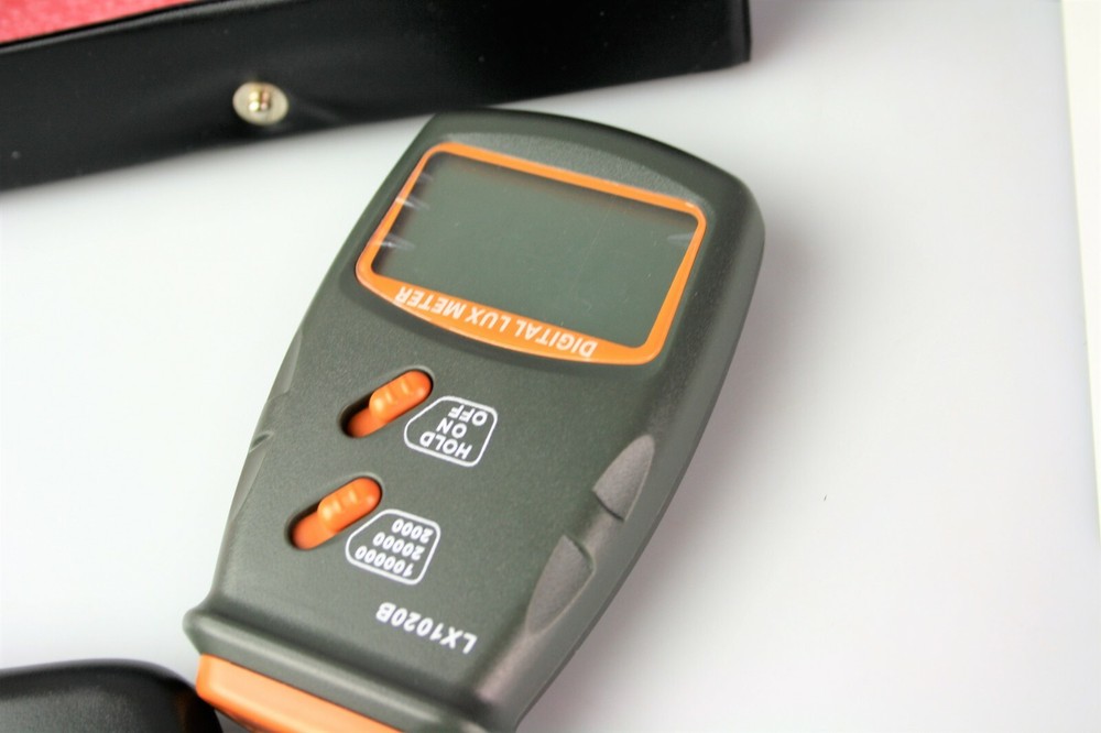 Digital LUX Meter LX1020B w/ Case