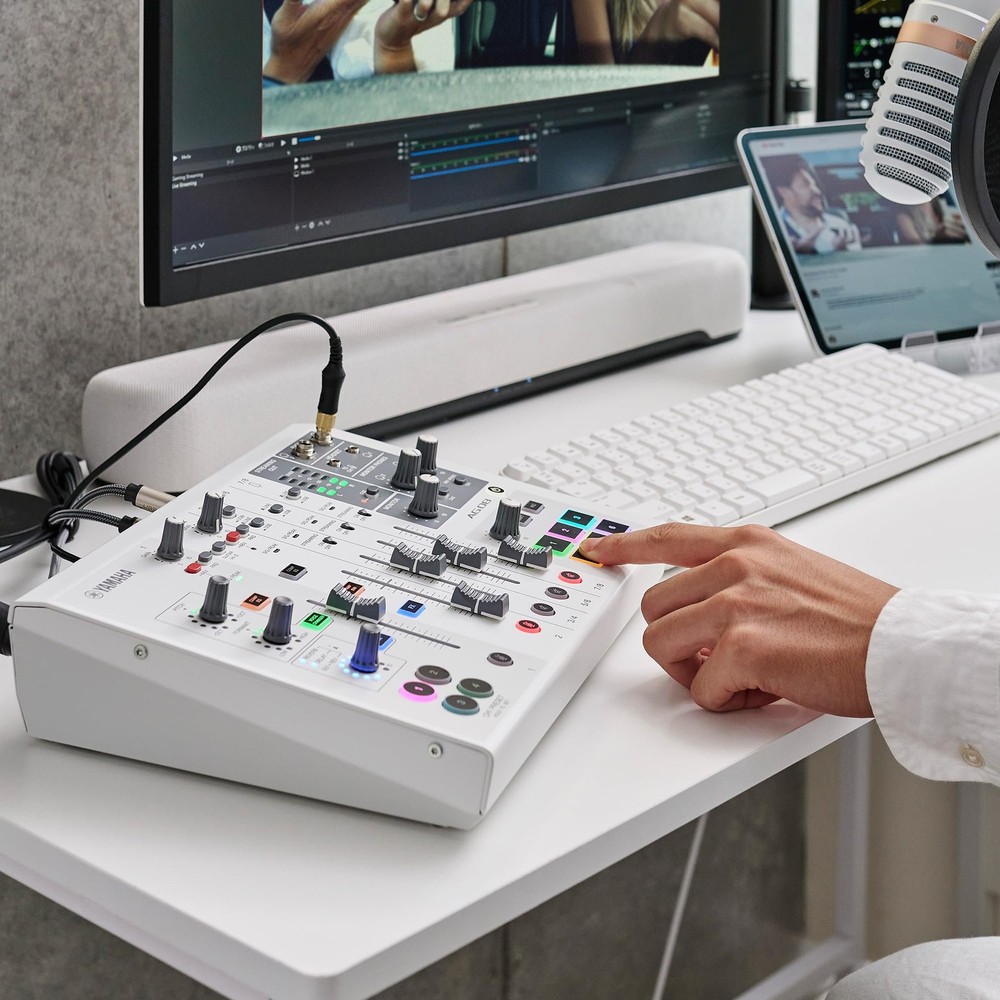 Yamaha AG08 White 8-Channel Live Streaming Loopback Mixer/USB Interface with...