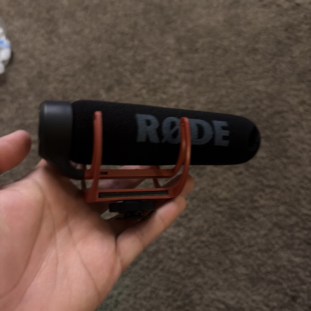 Rode Microphone For Camera, No Cable Foam Has Tear