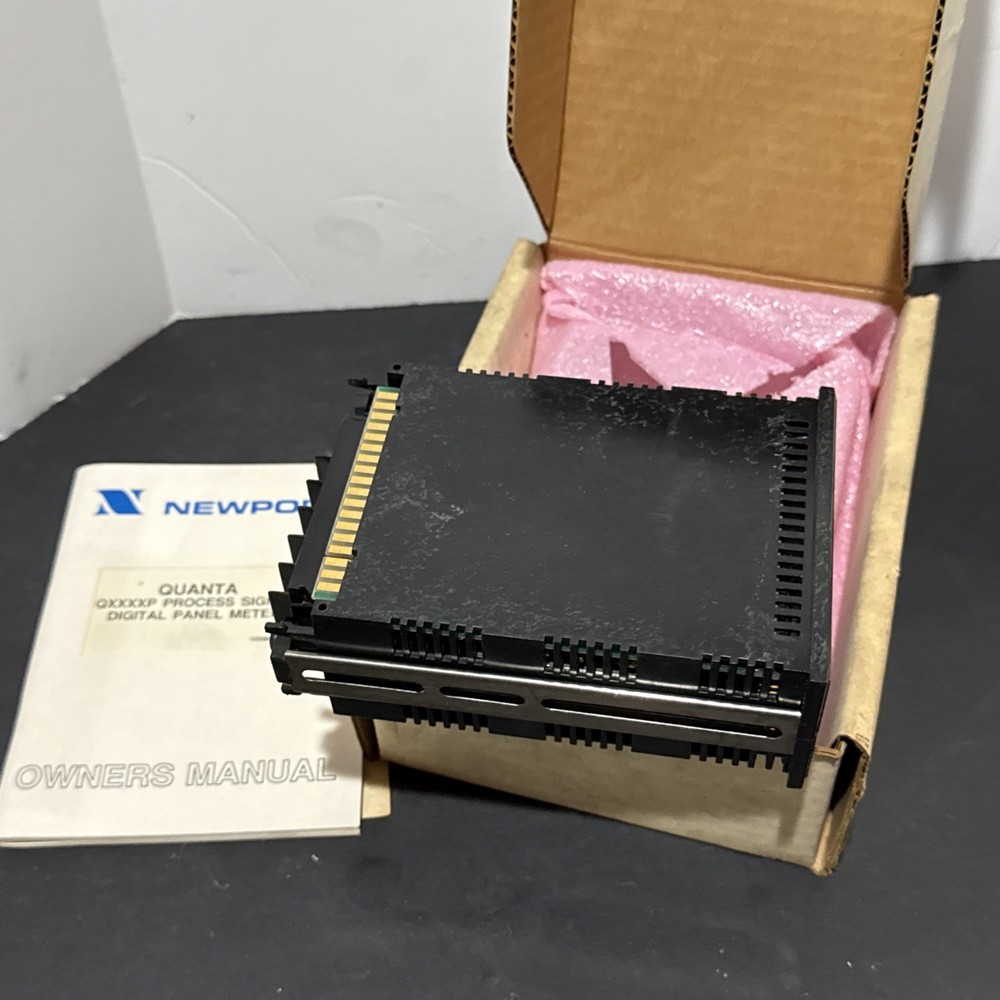 newport Q9001P Panel Mount Voltage Meter NOS
