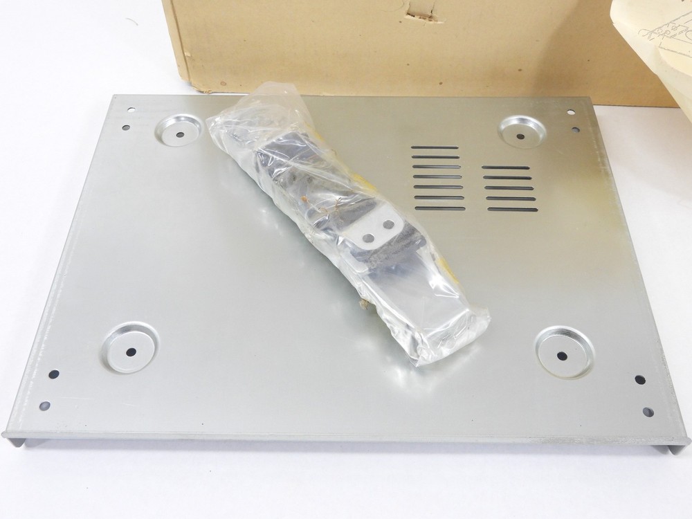 Yaesu FT-101 Mobile Mount Mounting Bracket (NOS, very nice)