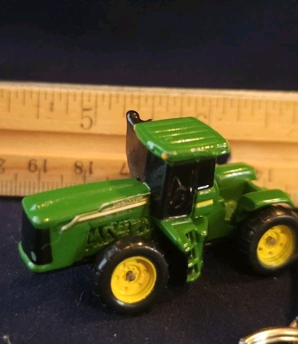 John Deere Tractor Key Chain 9020 Large Wheels Mega Machine