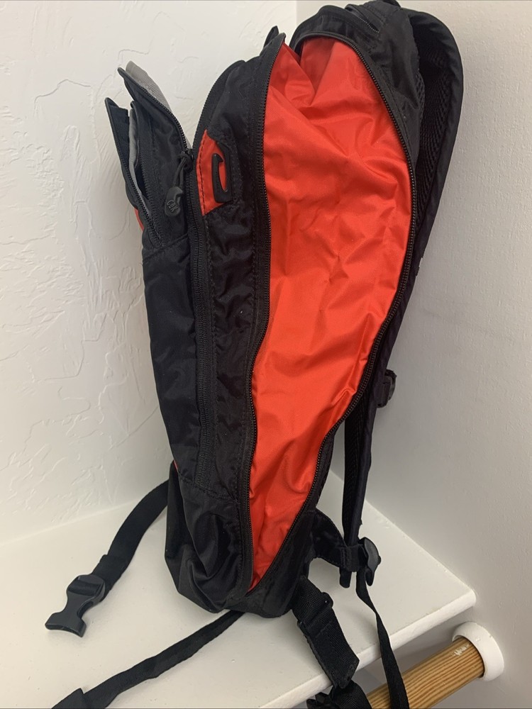 Camelbak Blowfish Hydration Pack Backpack Black Red Expandable 70oz bladder