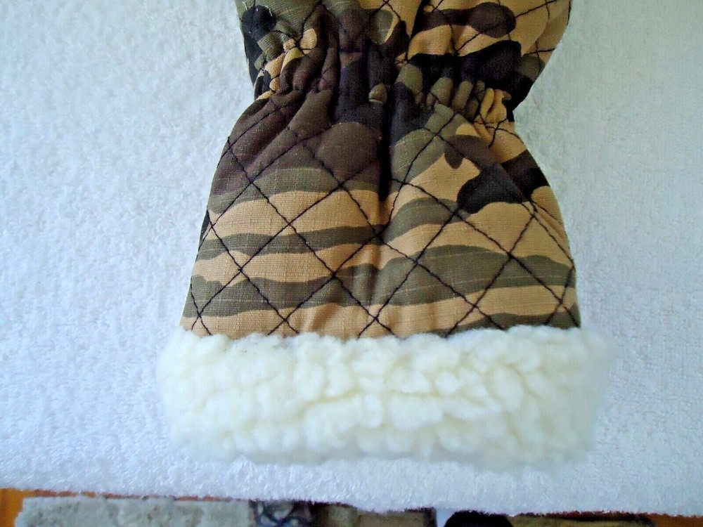 " NWT " Heat Keep Camo Design Ice Scraper " GREAT GIFT ITEM "