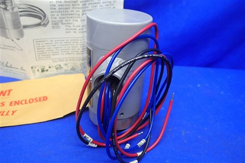 W.E. ANDERSON DouTecT EXPLOSION PROOF PRESSURE SWITCH MODEL H-2 NOS UNUSED