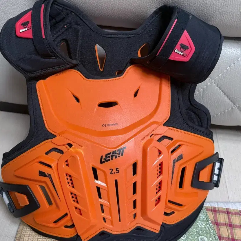Leatt 2.5 Orange Chest Protector