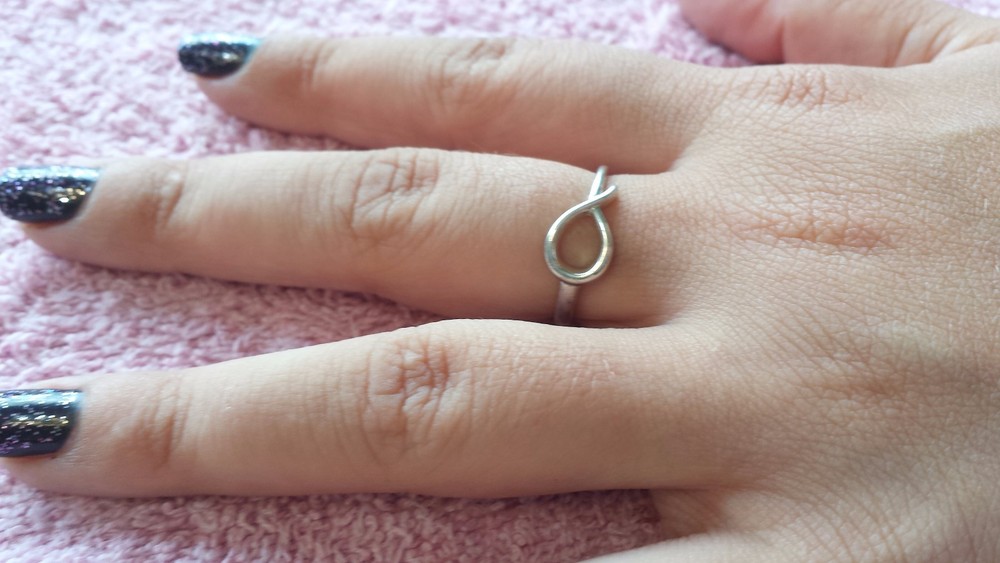 Sterling Silver Open Loop Ring by AVON Size 7