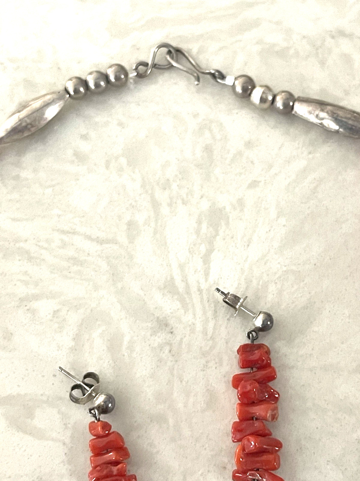 EXCEPTIONAL VINTAGE SANTO DOMINGO CORAL STERLING SILVER NECKLACE & EARRINGS SET