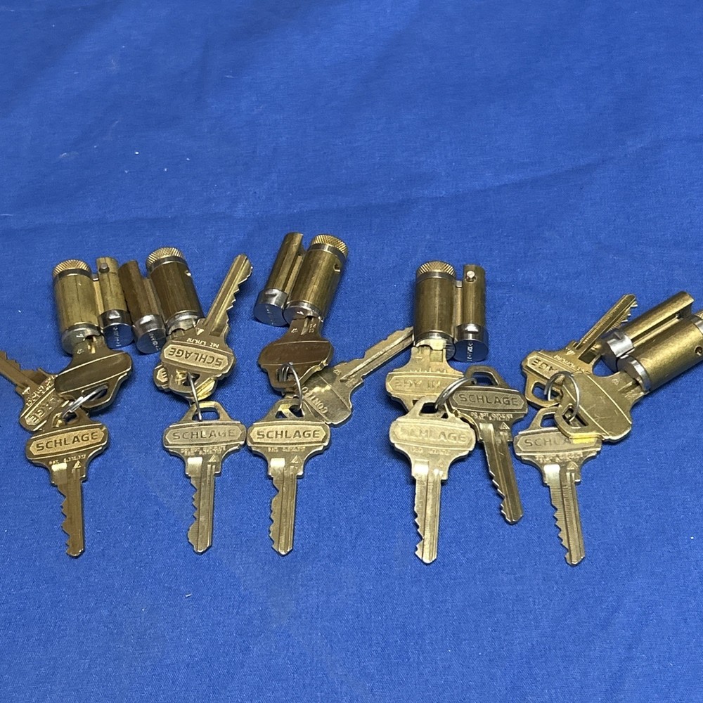 New Schlage Silver interchangeable core with 3 C123 keys one is control