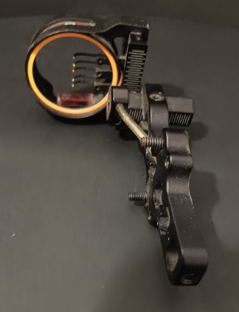 Fuse Interceptor 5 Pin Archerey Sight With Level And Mounting Hardware