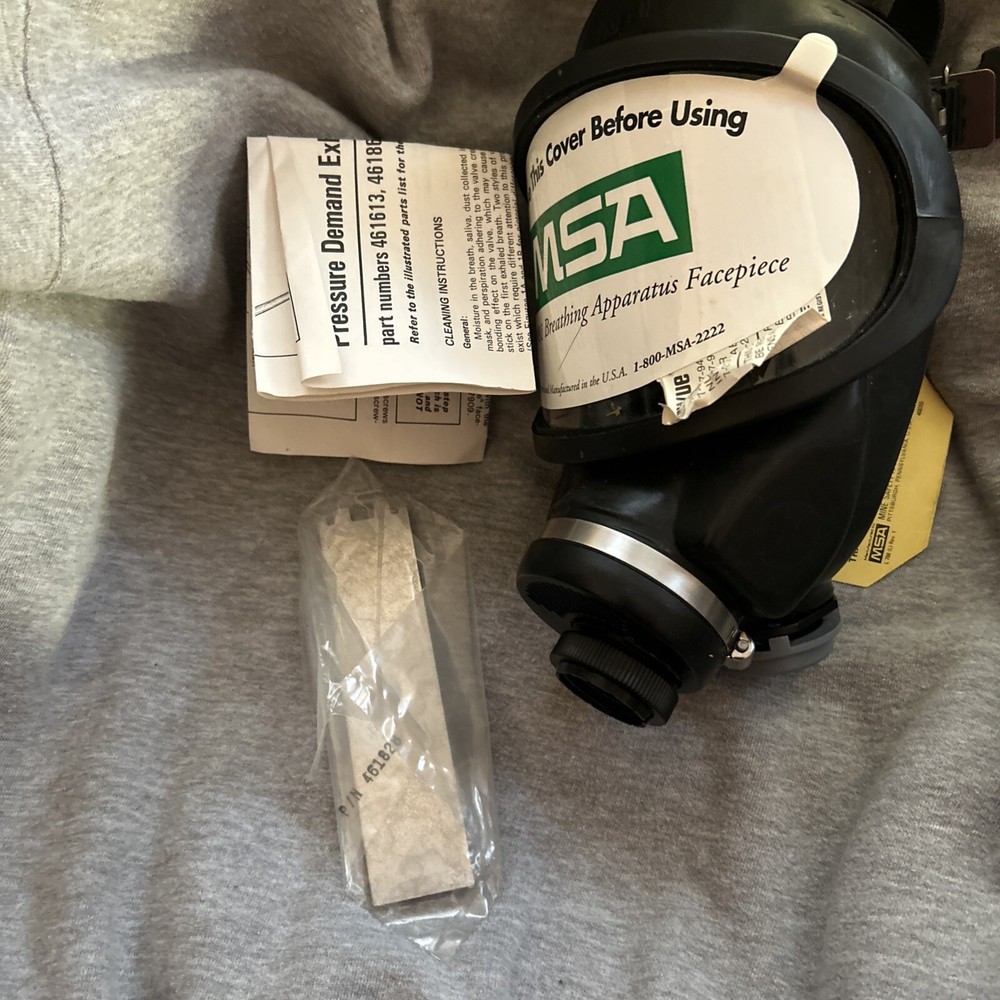 MSA FACEPIECE 7-212-4 PRESSURE DEMAND EXHALATION VAVE TYPE Medium