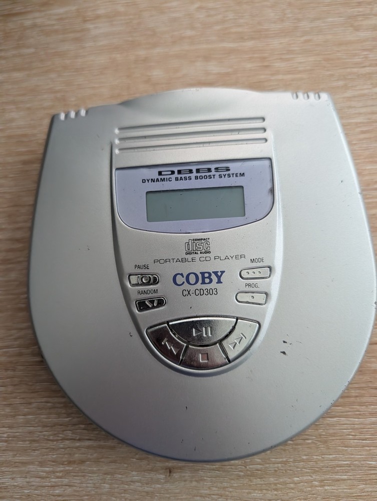 Coby CX-CD303 Portable CD Player Dynamic Bass Boost System Silver 2001