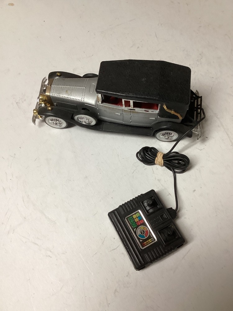VINTAGE UNBRANDED WIRE CONTROL CAR