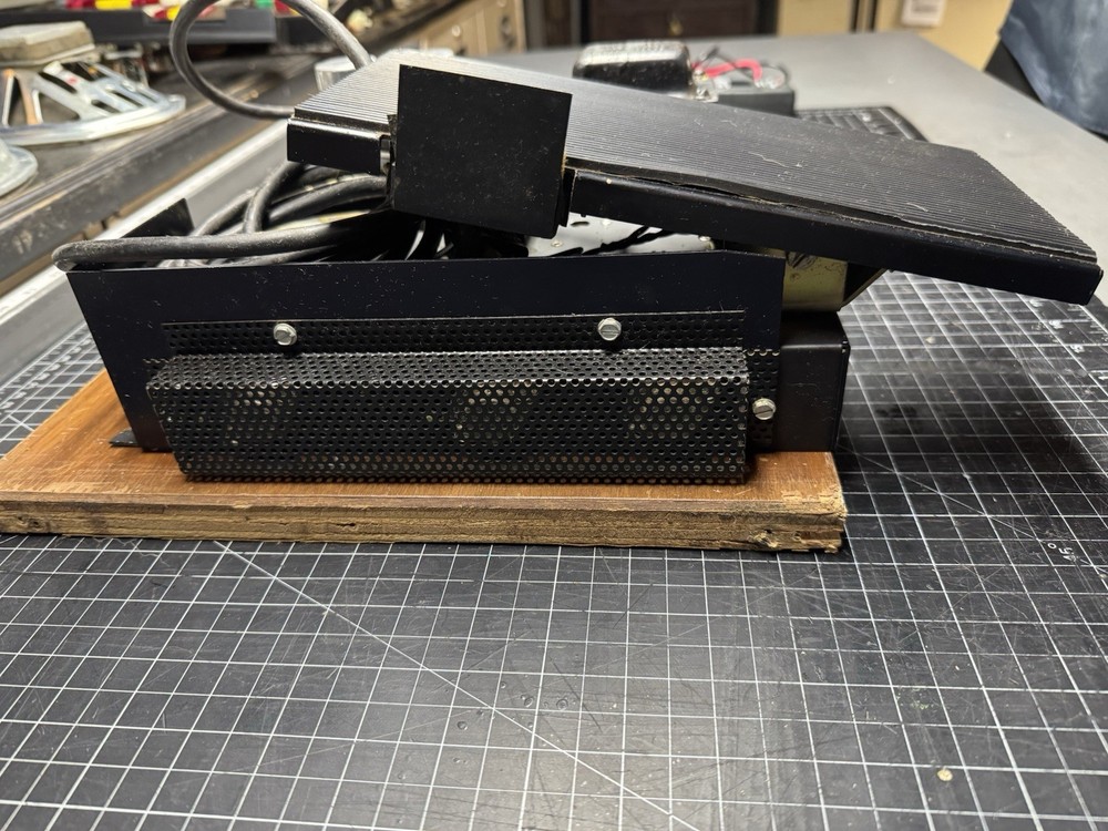 lowery solid state amplifier With Petal