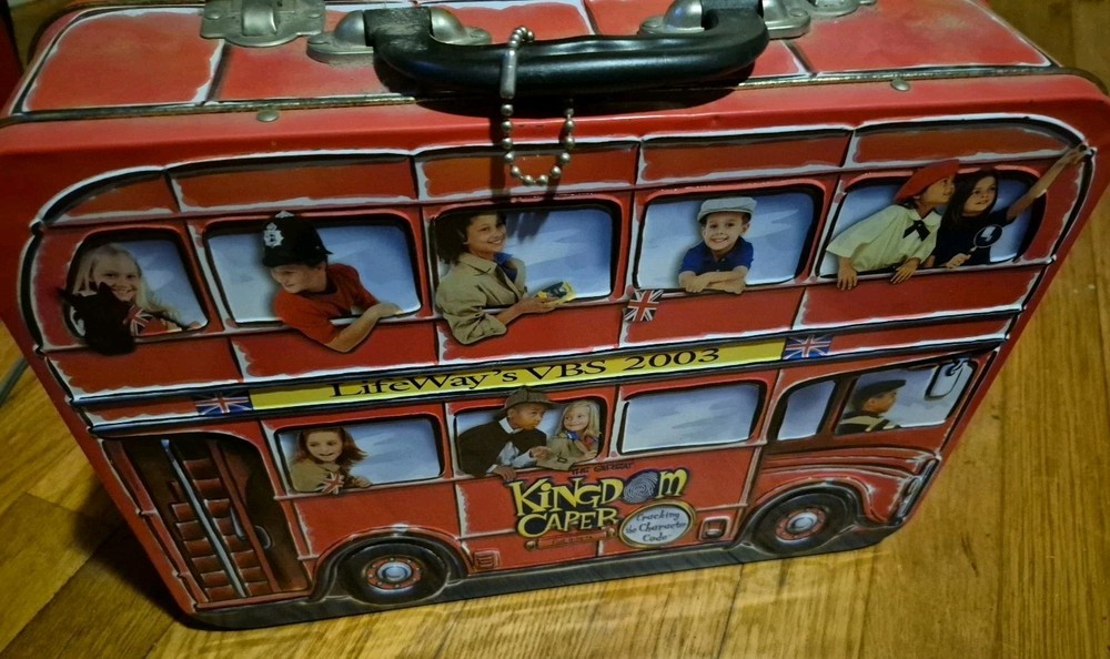LIFEWAYS VBS 2003 KINGDOM CAPER TIN BUS EMPTY