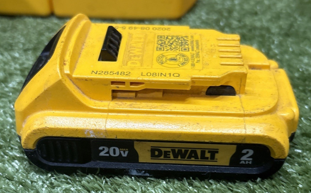 Dewalt 20v 1/4 Impact Driver Bundle With 2 Batteries