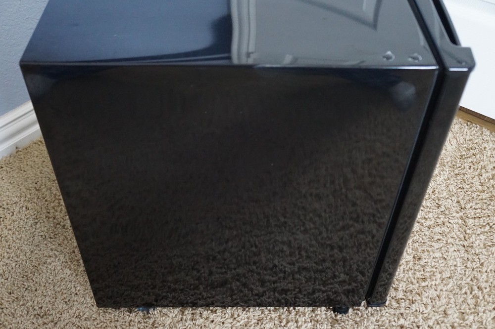 Magic Chef Mini Fridge (HMAR170BE)