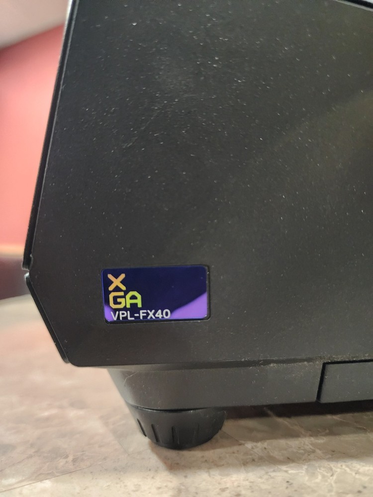 Sony VPL-FX40 Proyector plus replacement lamp no remote control Works Perfect