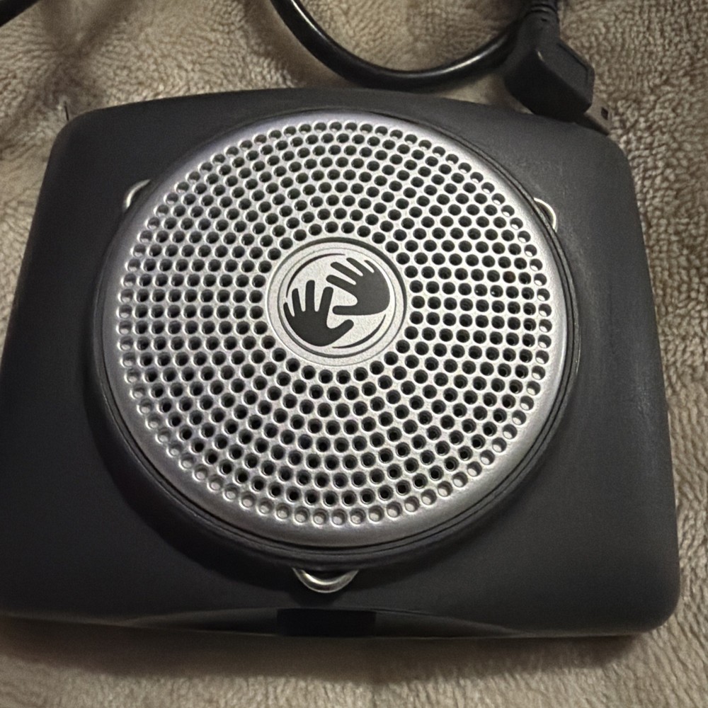 TomTom ONE N14644 GPS - Two Units One Charger Both Work