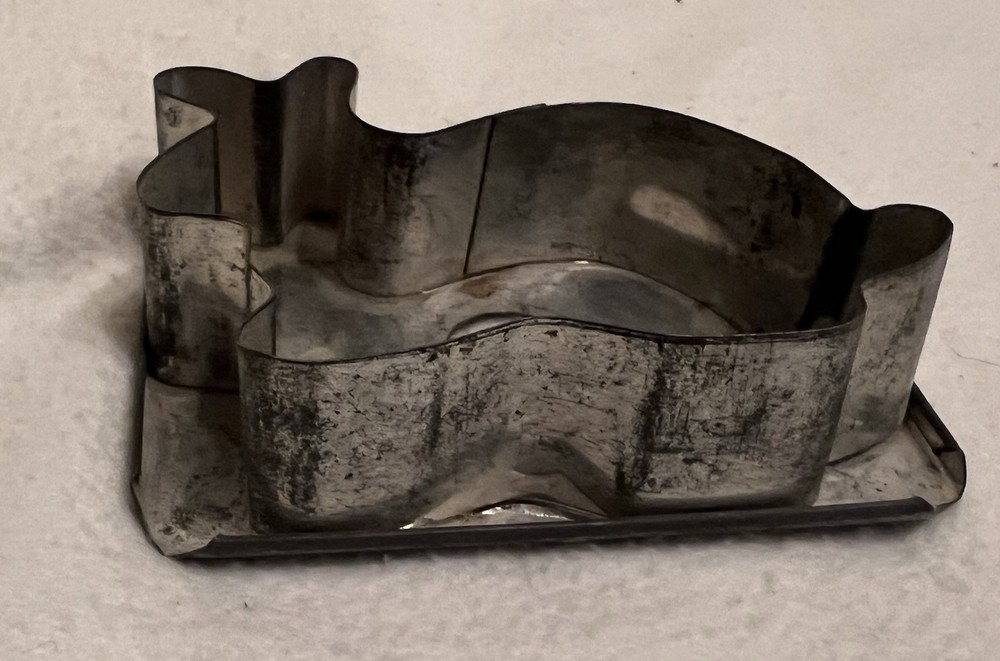 Adorable Antique Primitive Tin Easter Bunny Rabbit Cookie Cutter