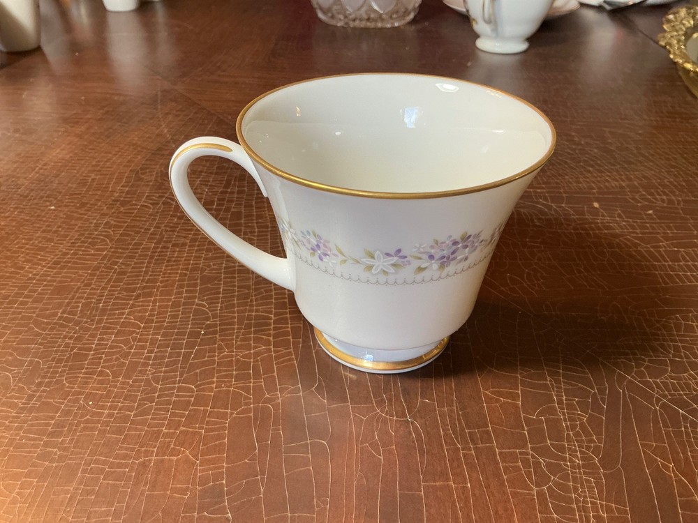 Lilac Time by NORITAKE Teacup