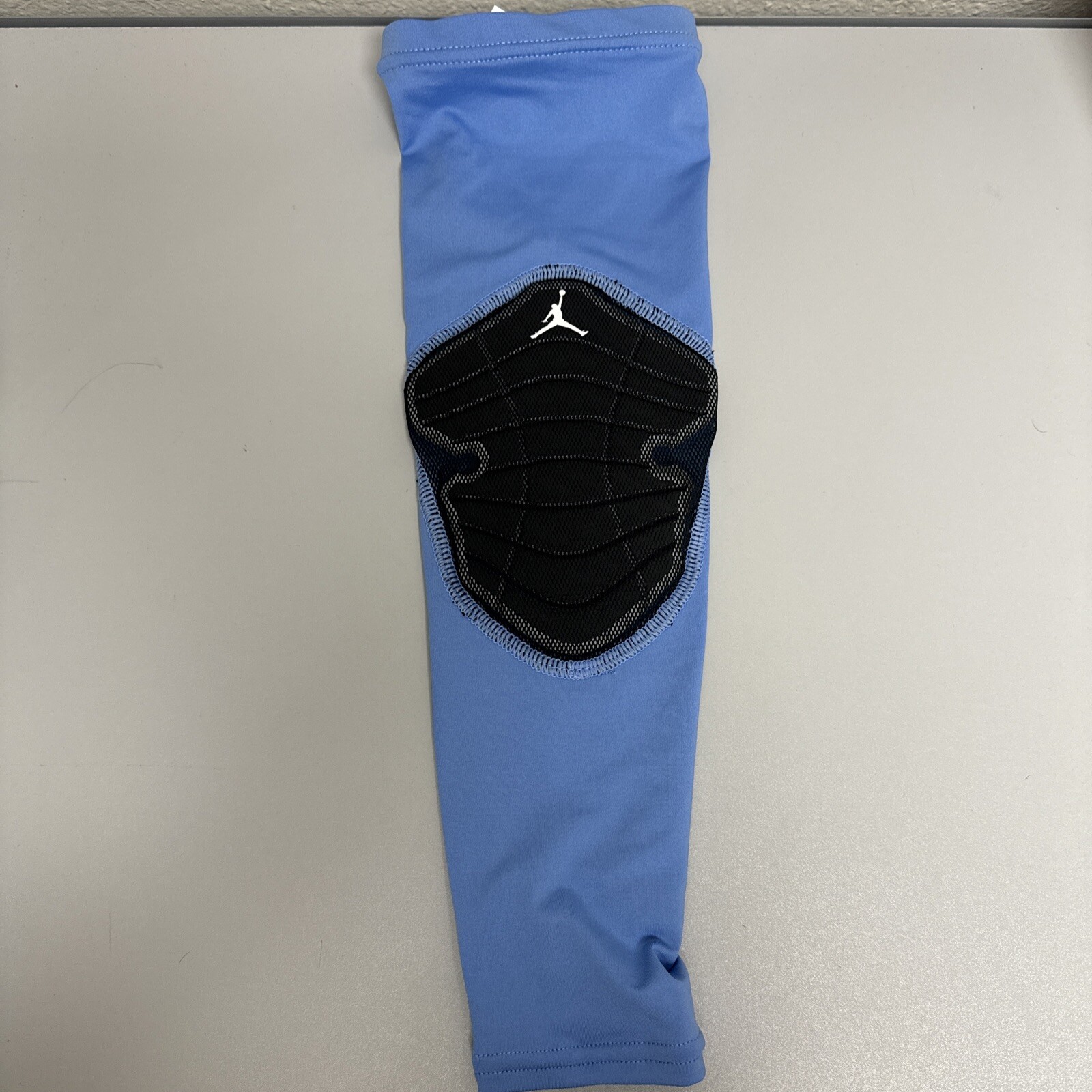 Nike Jordan Team Issue UNC Tarheels Pro Hyperstrong Padded Arm Sleeves Sz L/XL