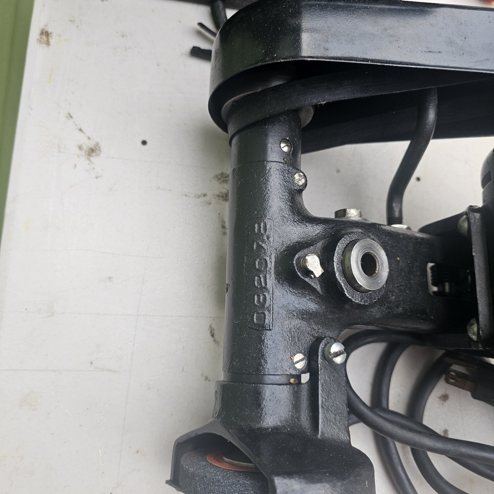 Dumore 44-011 Tool Post Grinder