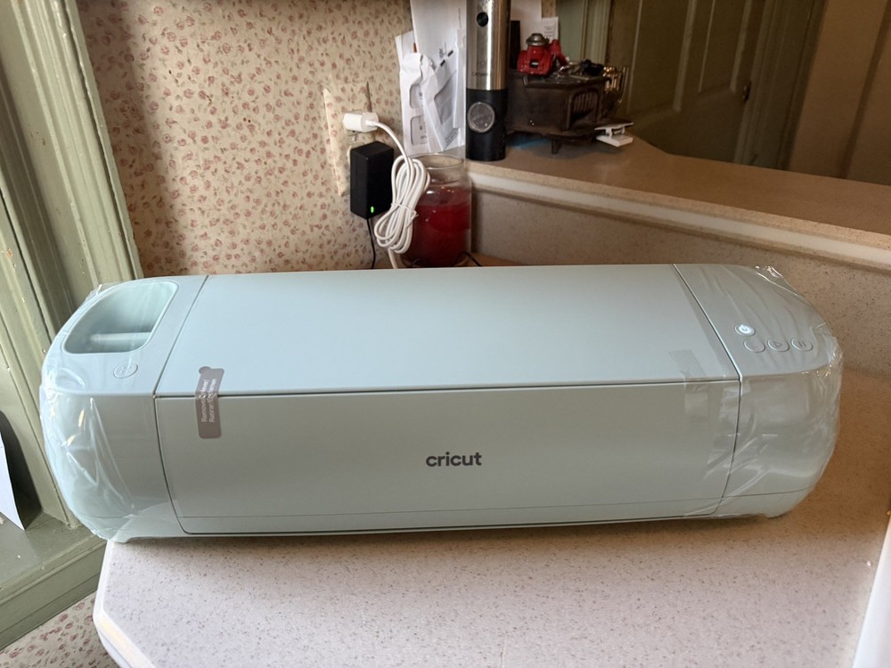 Cricut Explore 3 Mint Colorway NIB