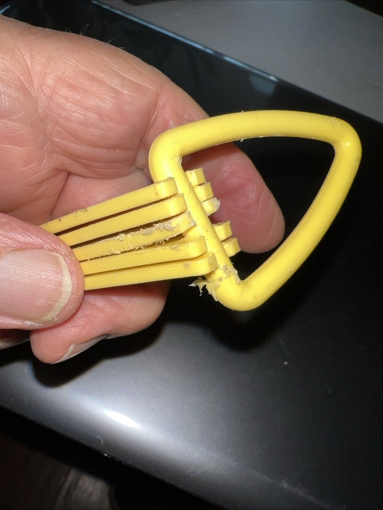 5 Pic Set Tupperware Measuring Spoons Yellow & D Ring