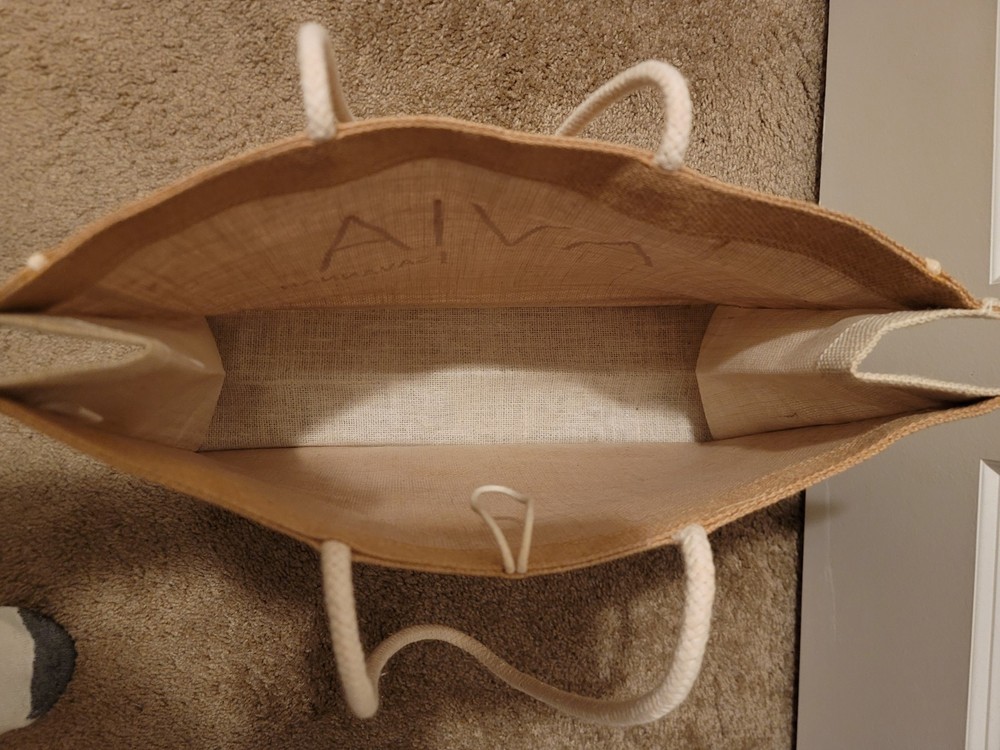 Avia tote Bag