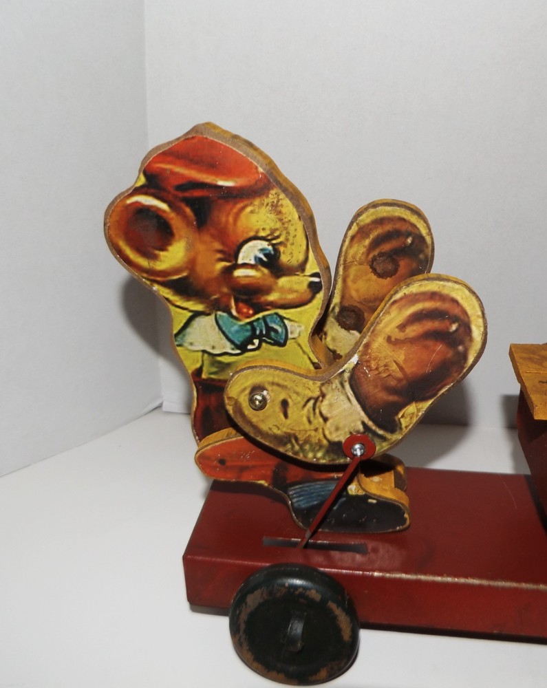 Reproduction Gong Bell Piano Player Mouse Pull Toy