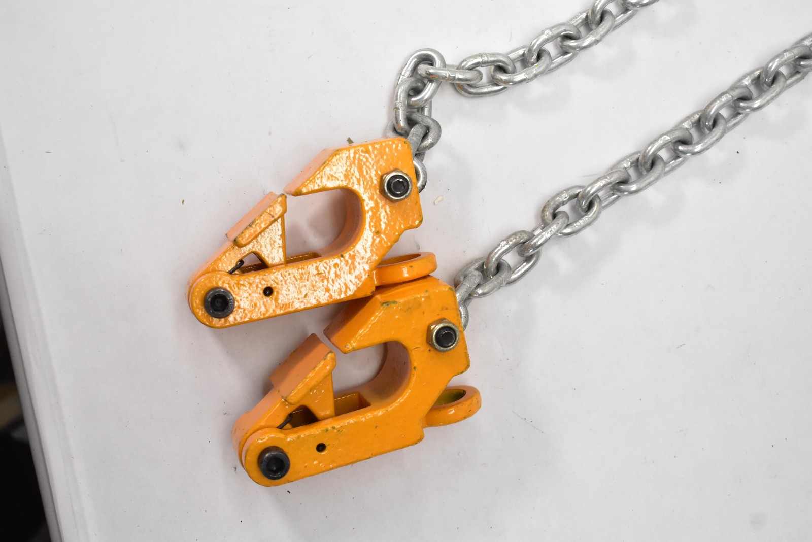 Dual Plate Lifting Clamps With Chain Sling Orange Steel Rigging Hoist Tool