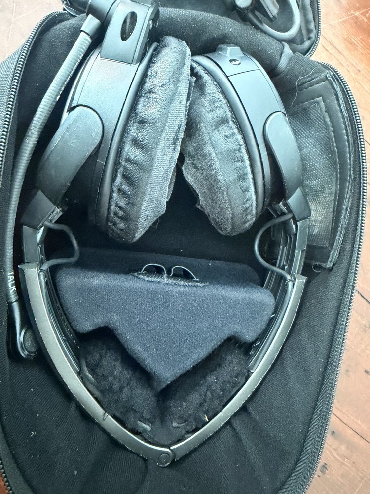 Bose A20 Aviation Headset - Single Plug NO BLUETOOTH Excellent Condition