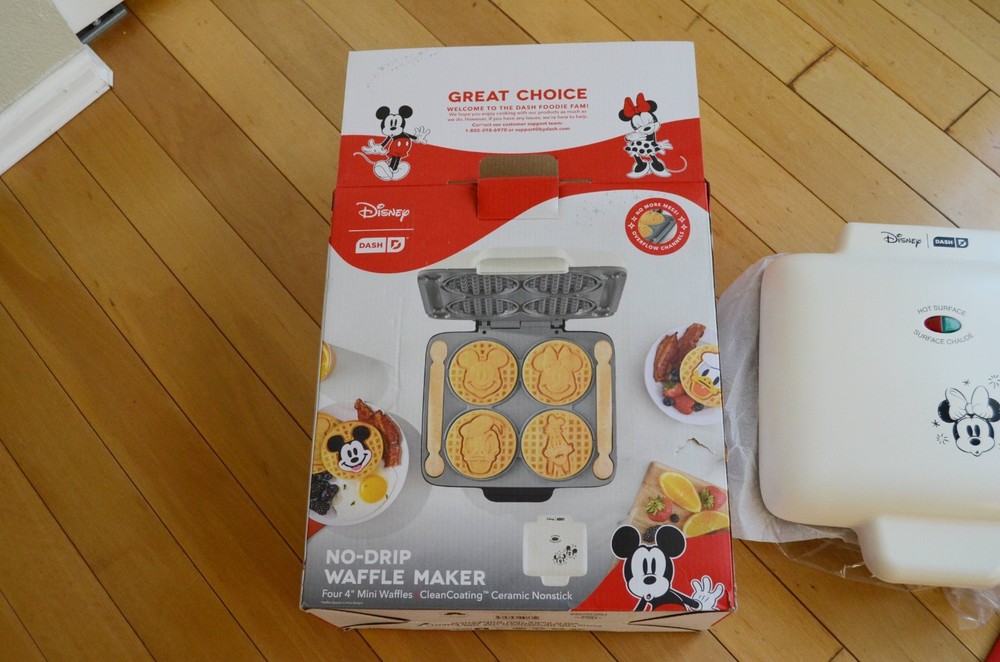 Dash Mickey & Friends Waffle Maker 4 Mini Waffles No-Drip Nonstick Ceramic set