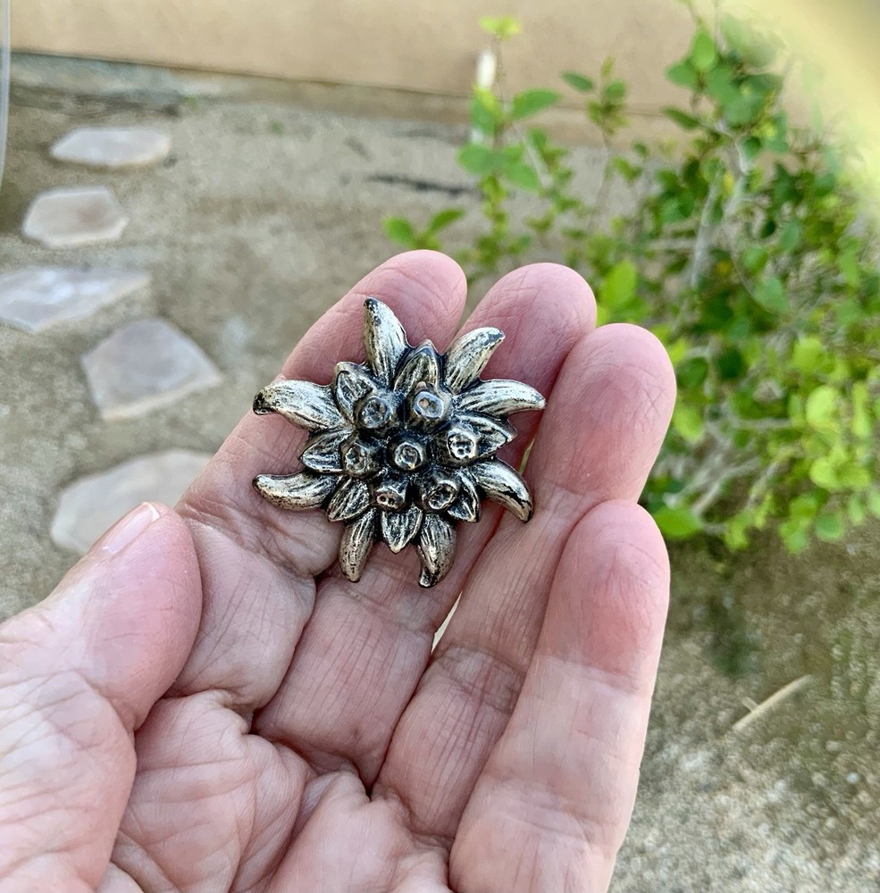 Edelweiss Big Button