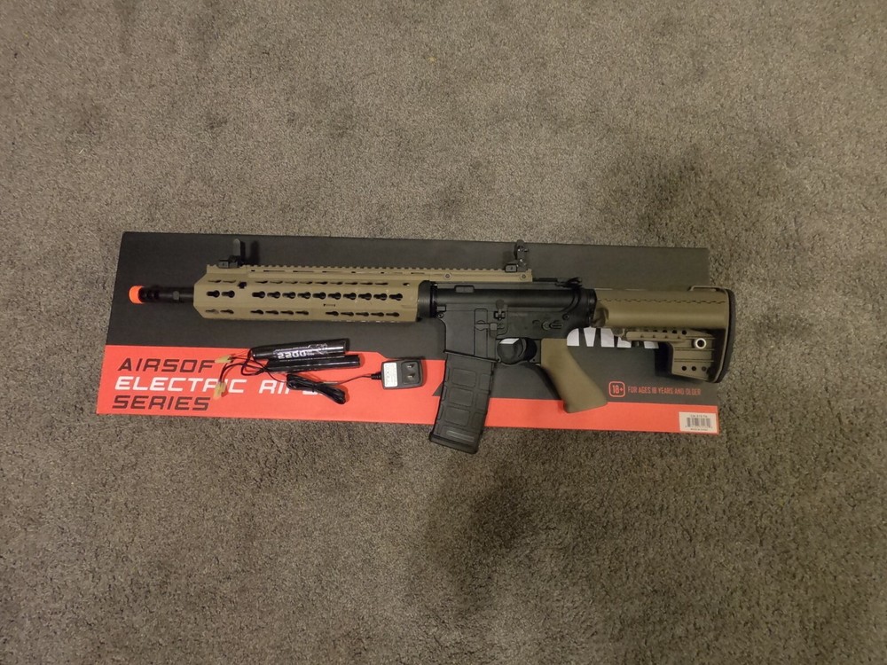 Custom built electric airsoft M4 Very Solid Frame Includes Battery and charger